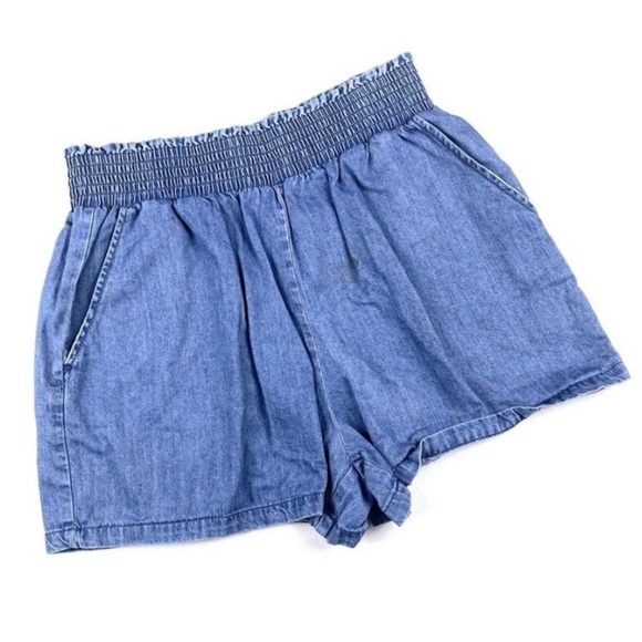 Universal Thread Pull-On Chambray Shorts - Picture 2 of 5